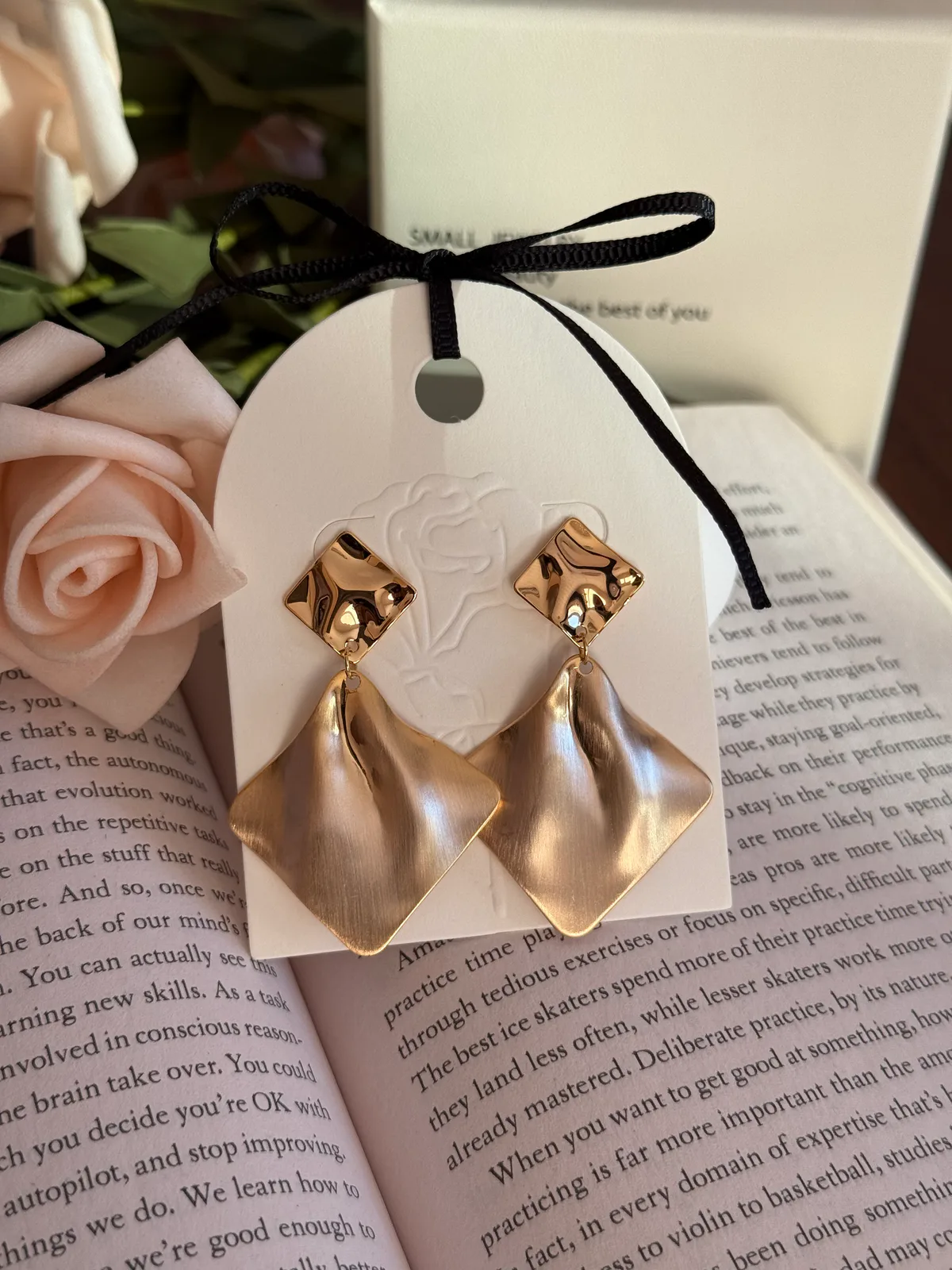 LUM GOLD EARRINGS #11